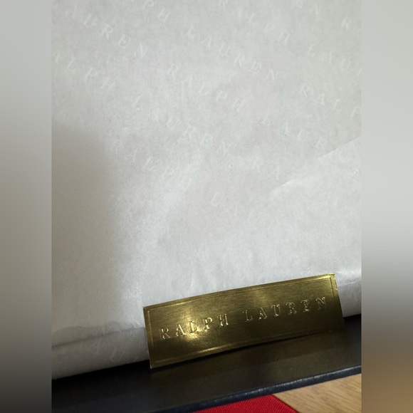 Ralph Lauren Gift Boxes (Set of 2) – Elegant Navy with Red Ribbon - Picture 4 of 12